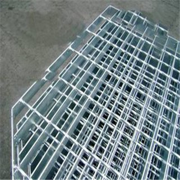  镀锌钢格栅围栏制作 冠成