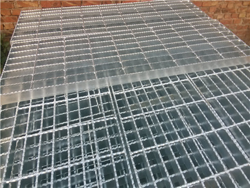 钢格板镀锌时怎样避免变形问题