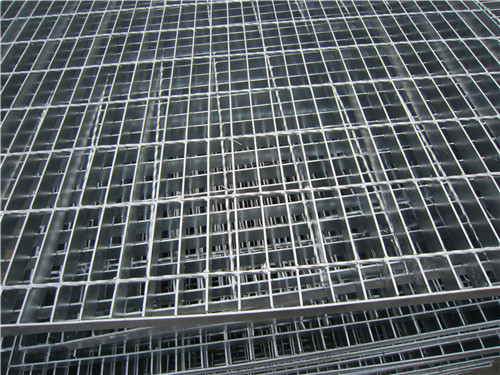 格栅板​表面为什么要采用热镀锌