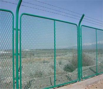 勾花网为什么制作成绿色的原因