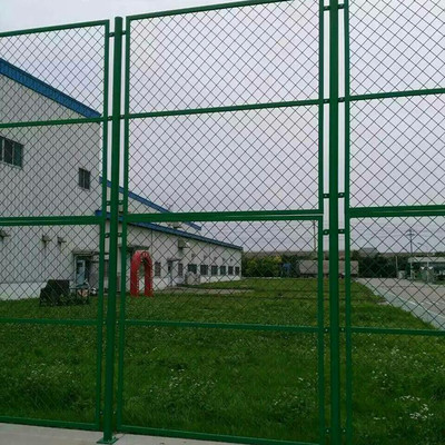 球场围网的高度大概是多少
